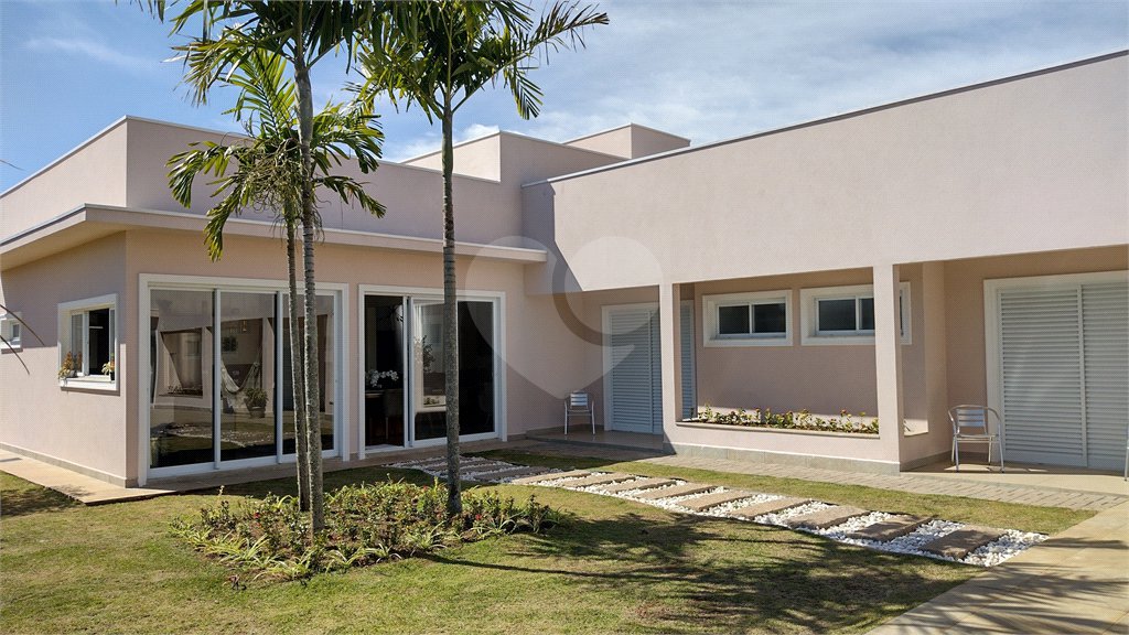 Casa à venda com 4 suítes no condomínio Horizonte Azul II, Itupeva - SP