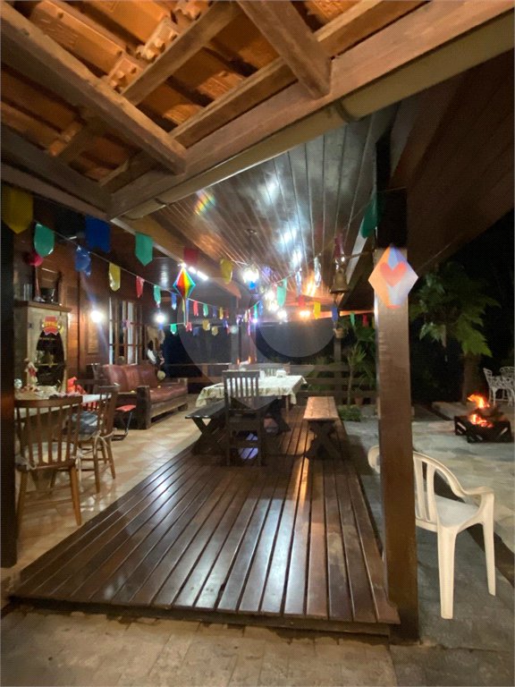 Casa à venda com 3 quartos, sendo 1 suíte, no condomínio Associação Reserva das Hortênsias, Mairiporã - SP
