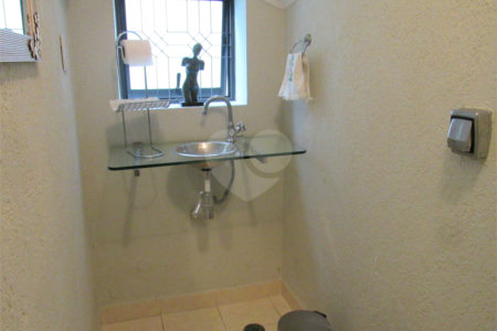 Sobrado à venda com 3 quartos, sendo 1 suíte, em Granja Julieta, São Paulo, SP