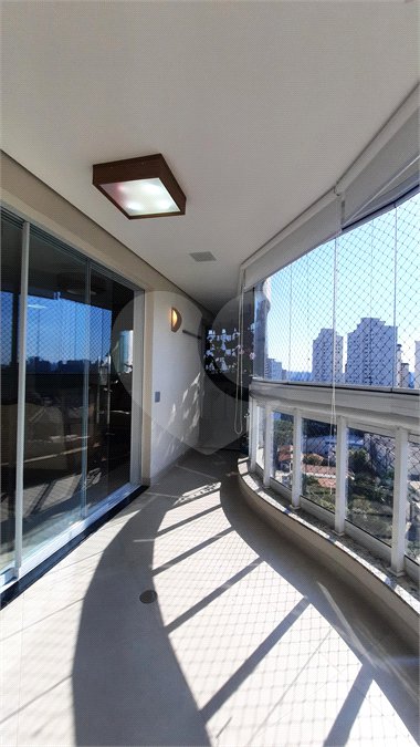 Apartamento à venda com 3 suítes em Jardim Marajoara, São Paulo, SP