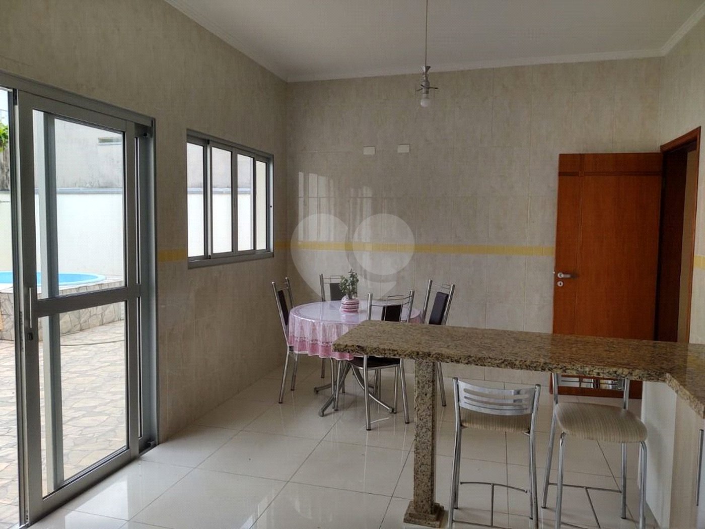 Casa à venda com 4 quartos, sendo 1 suíte, no condomínio Portobello, Sorocaba - SP