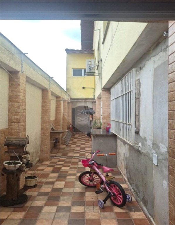 Sobrado à venda com 5 quartos, sendo 2 suítes, em Cidade Satélite Santa Bárbara, São Paulo, SP