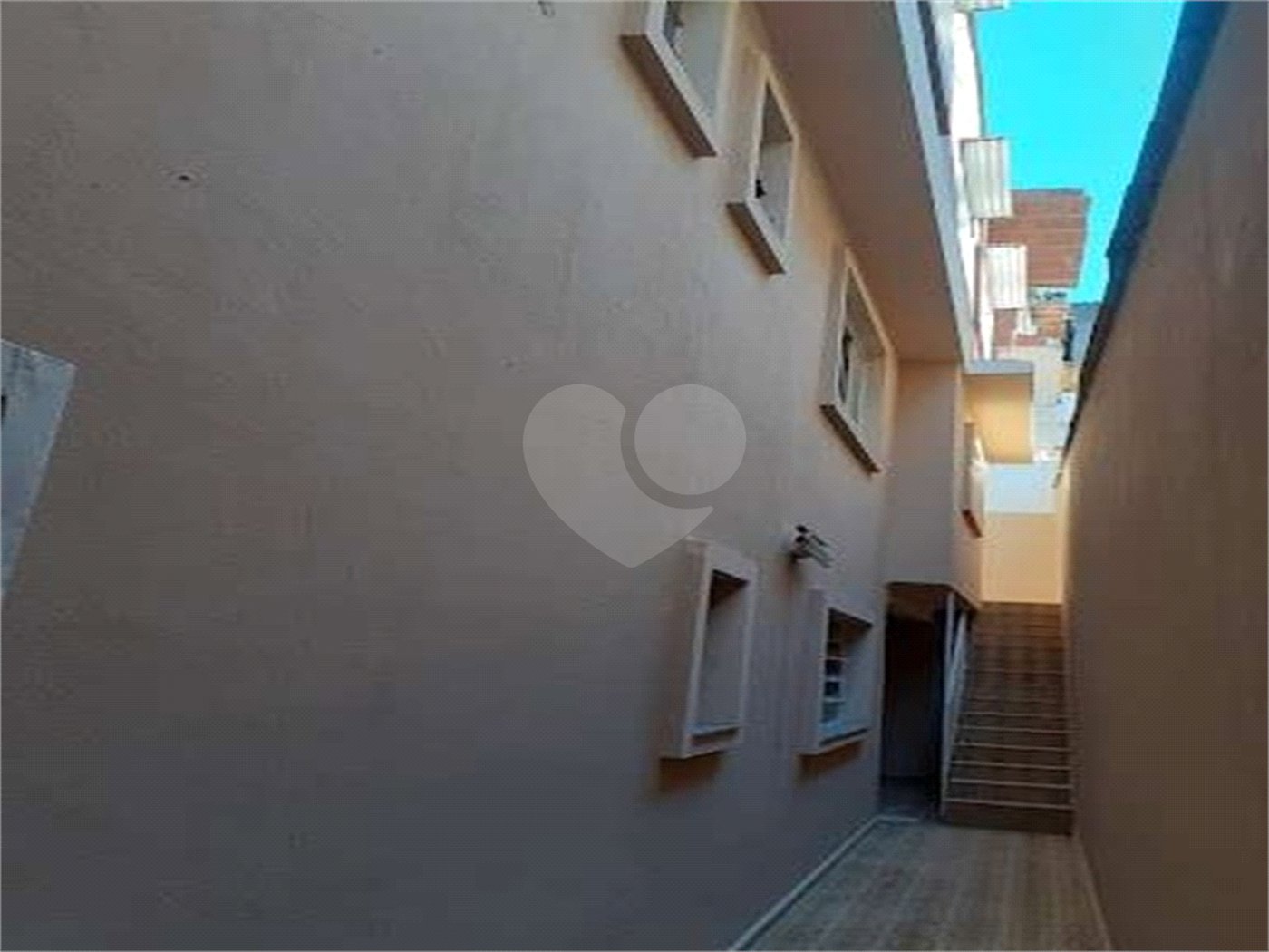 Sobrado à venda com 6 quartos, sendo 1 suíte,  em Jardim Las Vegas, Guarulhos, SP