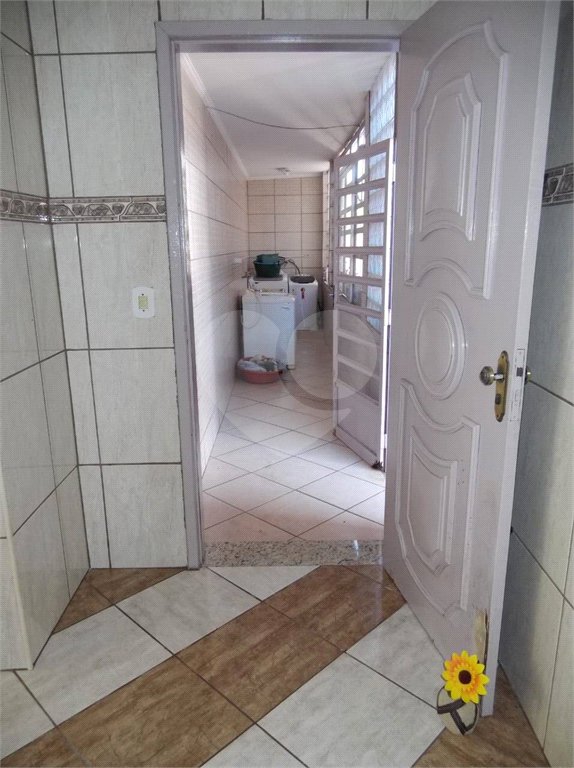 Sobrado à venda com 3 quartos, sendo 2 suítes, em Vila Júlia, Poá, SP