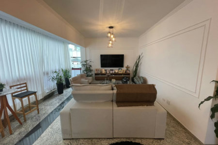 Apartamento 3 dormitórios com 2 suítes, 2 vagas demarcadas, no Embaré, Santos