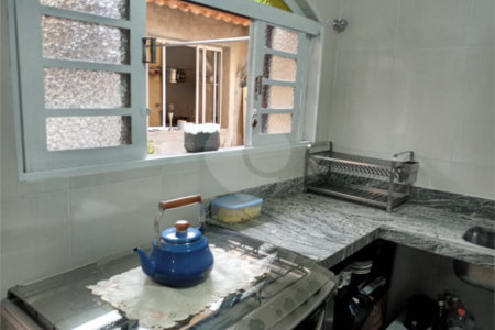Sobrado à venda com 3 suítes em Vila Lavínia, Mogi das Cruzes, SP