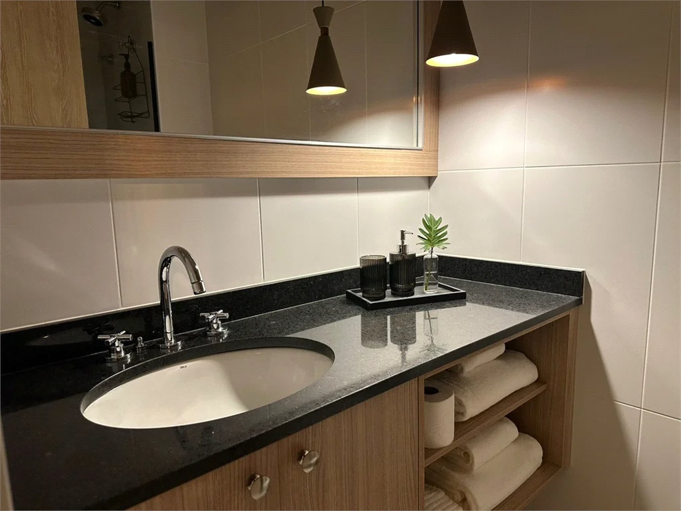 Apartamento à venda ou para alugar com 1 suíte em Pinheiros, São Paulo, SP