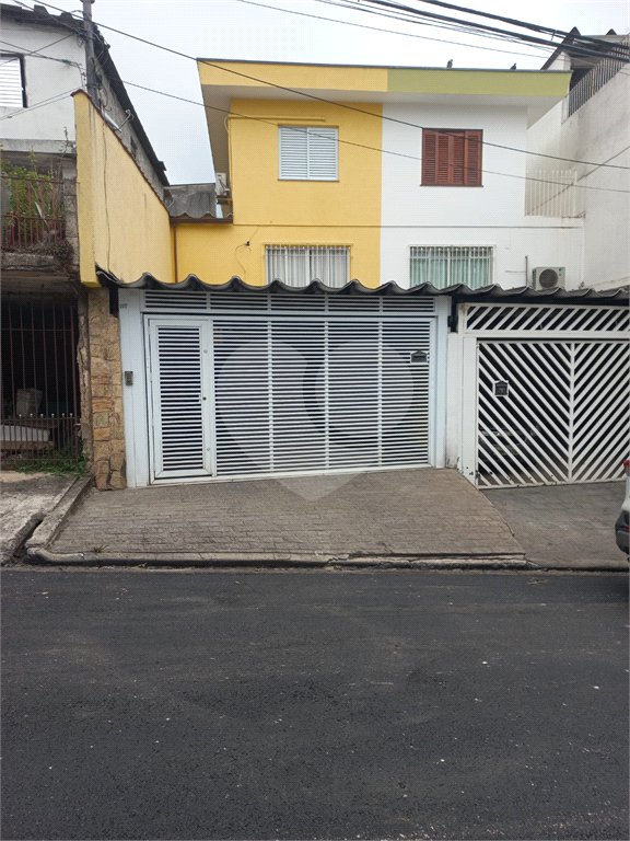 Sobrado à venda com 3 quartos em Jardim Marisa, São Paulo, SP