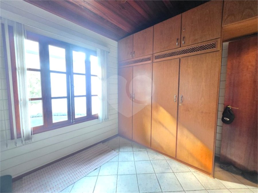 Casa à venda com 3 quartos, sendo 1 suíte, no condomínio Estância Marambaia, Vinhedo - SP