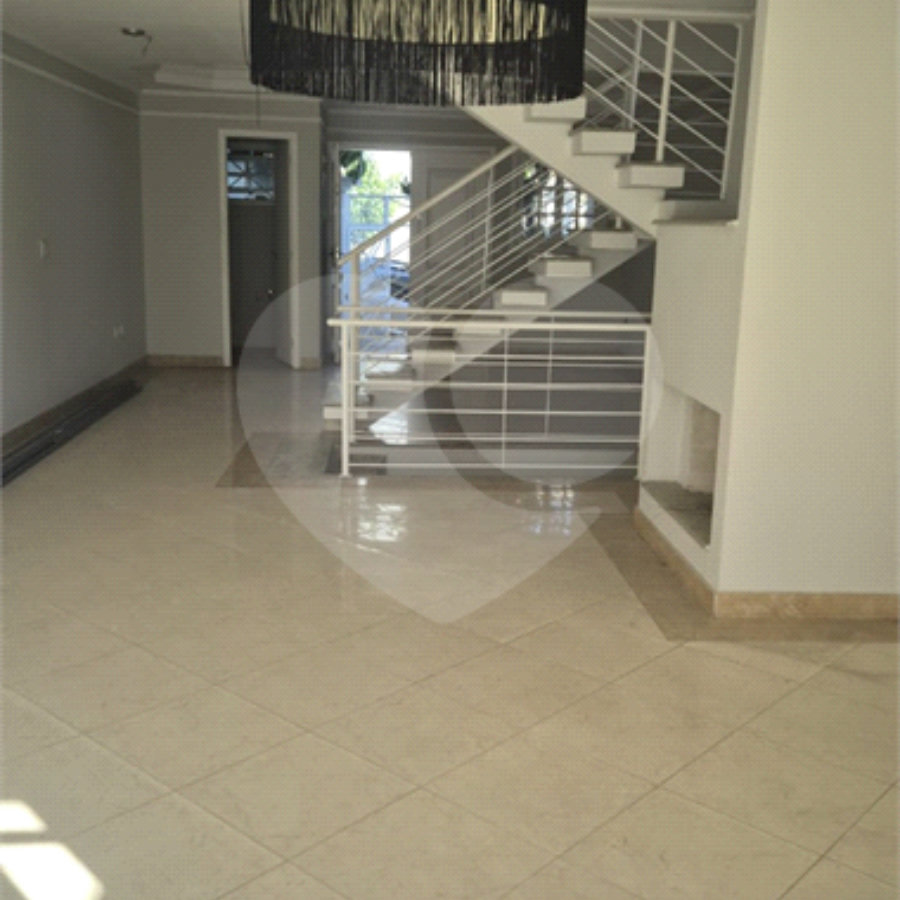 Sobrado à venda com 4 quartos, sendo 2 suítes, em Jardim Virginia Bianca, São Paulo, SP