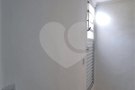 Sobrado à venda com 2 quartos em Vila Nivi, São Paulo, SP