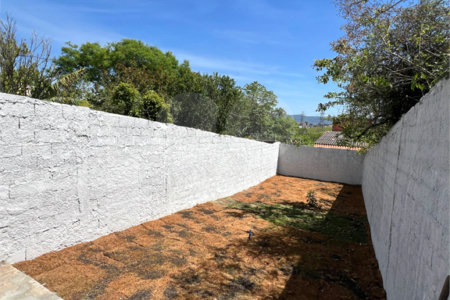 Sobrado à venda com 3 quartos, sendo 1 suíte, em Conjunto Habitacional Brás Cubas, Mogi das Cruzes, SP