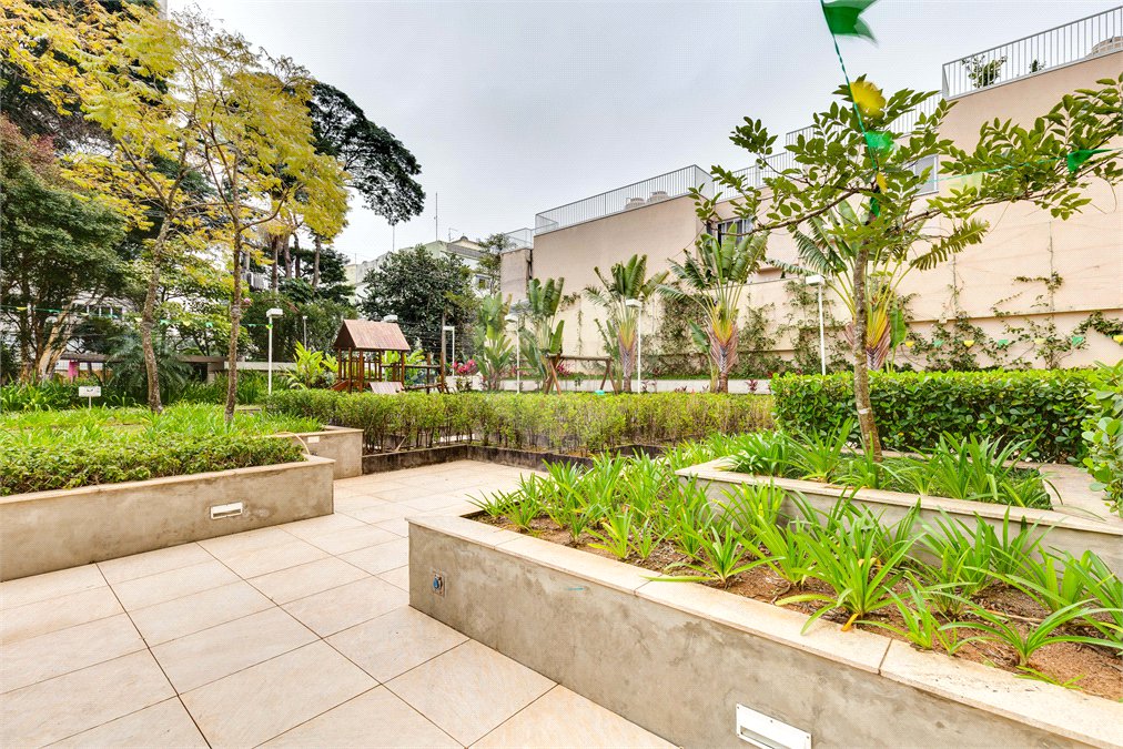 Apartamento à venda com 4 quartos, sendo 1 suíte, em Chácara Santo Antônio, São Paulo, SP