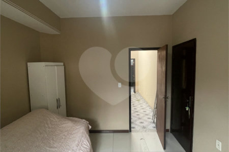 Casa à venda com 5 quartos, sendo 3 suítes, no condomínio Recanto das Palmeiras, Rio de Janeiro - RJ