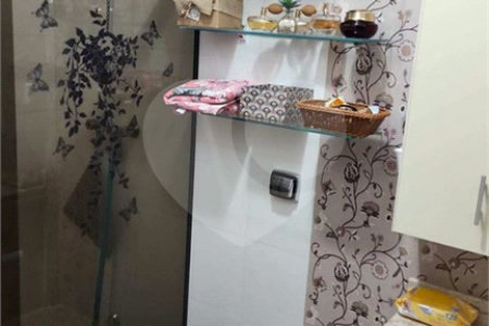 Casa térrea no Jardim Hikare