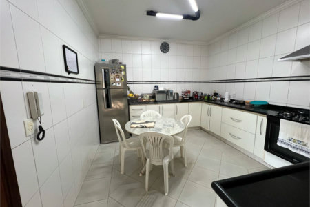 Casa a venda com 5 quartos em São Carlos