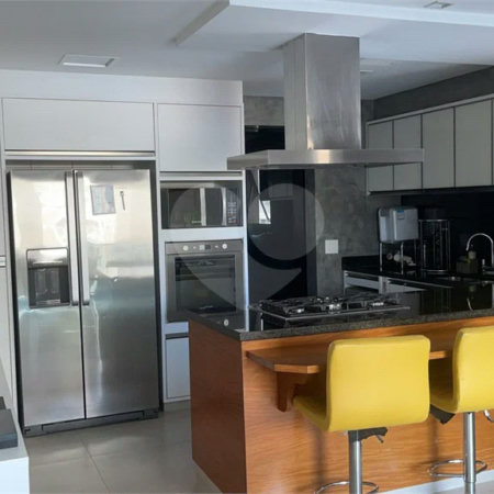 Apartamento na Mooca com 204 m² com vista maravilhosa, sendo 3 suítes e 4vagas.