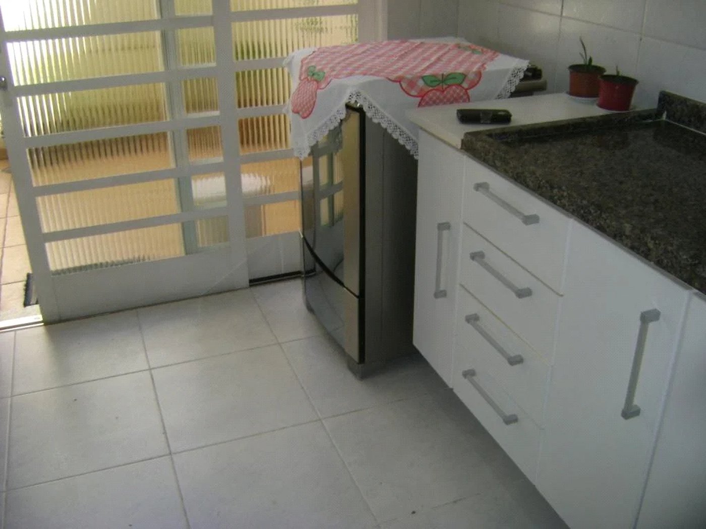 Casa à venda com 3 quartos, sendo 1 suíte,  no condomínio Res Green Ville, São Paulo - SP
