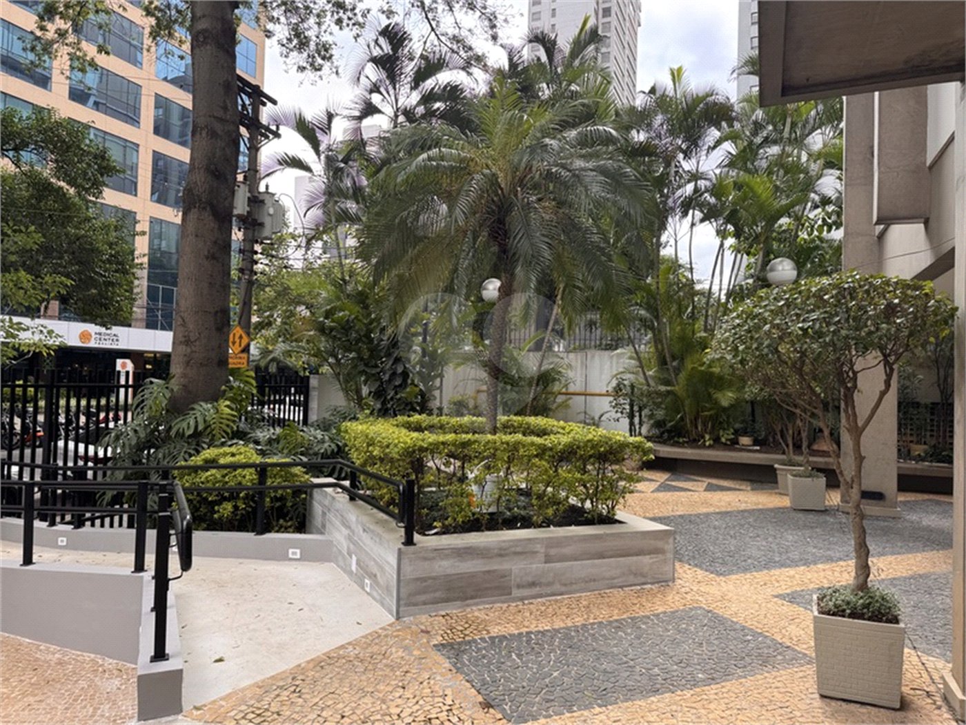 Apartamento Moema – 3 Dormitórios - Ar Condicionado - 80 mts², 2 Vagas