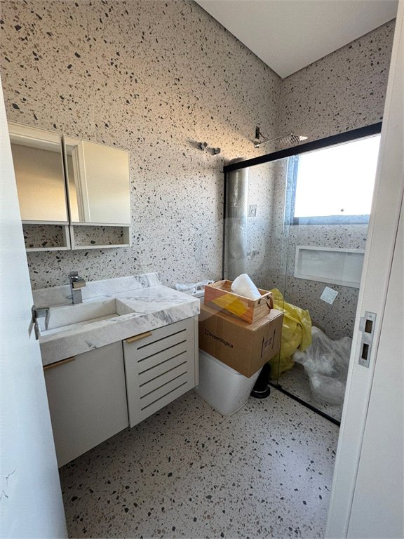 Casa à venda com 3 suítes no condomínio Reserva Central Parque, Salto - SP