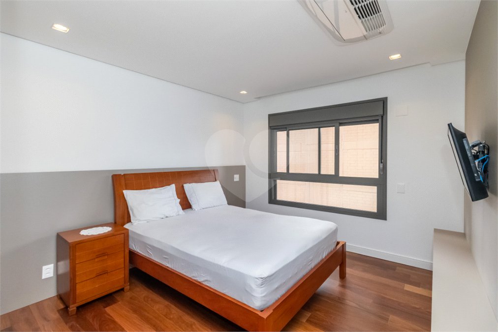 Apartamento à venda com 3 suítes em Campo Belo, São Paulo, SP