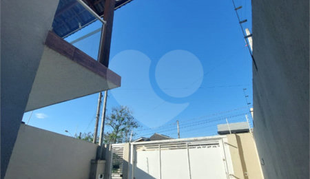 Sobrado à venda com 2 suítes em Nova Cerejeira, Atibaia, SP