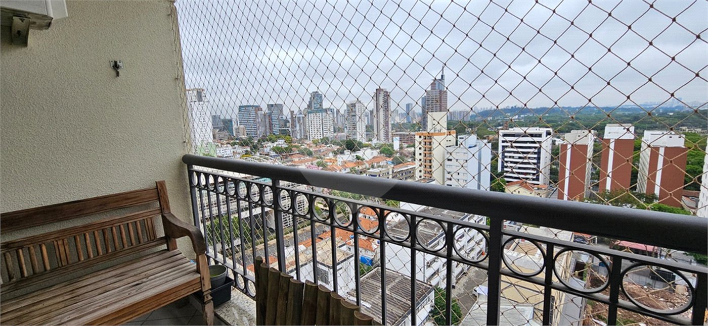 Apartamento à venda com 3 quartos, sendo 2 suítes, em Pinheiros, São Paulo, SP