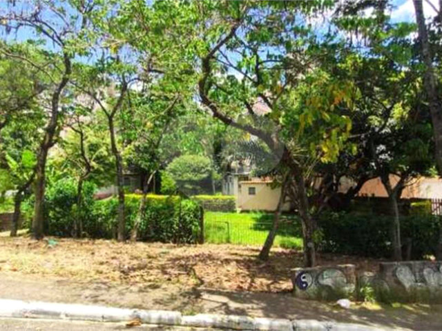 Terreno à venda com 3 quartos, sendo 1 suíte, em Vila Mazzei, São Paulo, SP