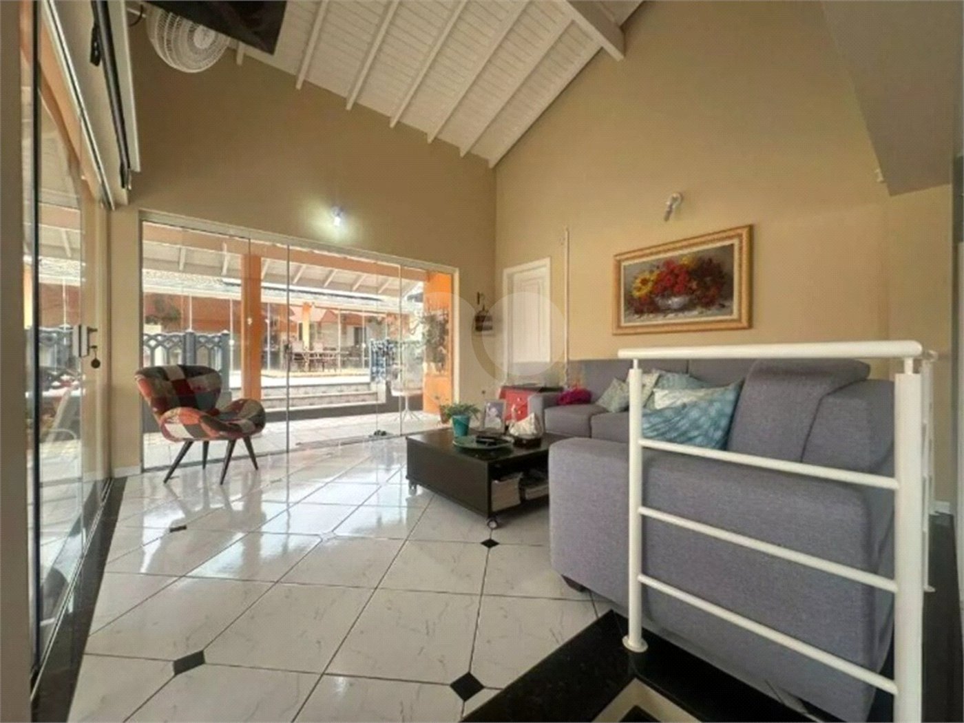 Casa à venda com 3 quartos, sendo 1 suíte, no condomínio Residencial Delle Stelle, Louveira - SP