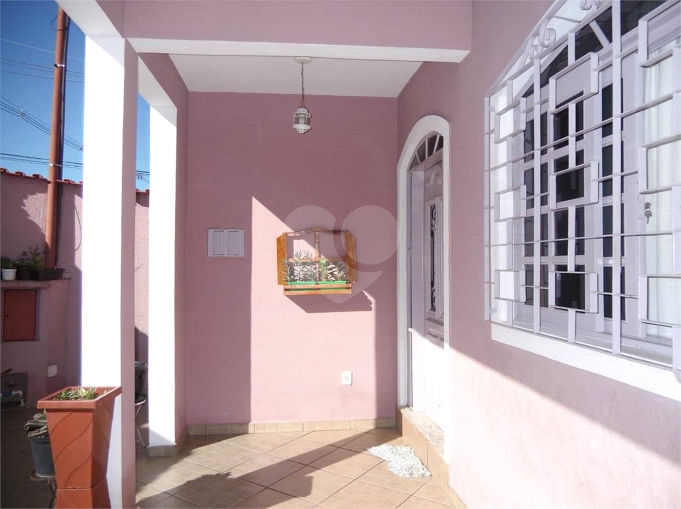 Sobrado à venda com 3 quartos, sendo 2 suítes, em Vila Júlia, Poá, SP