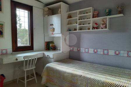 Casa à venda com 6 quartos, sendo 3 suítes, em Morumbi, São Paulo, SP