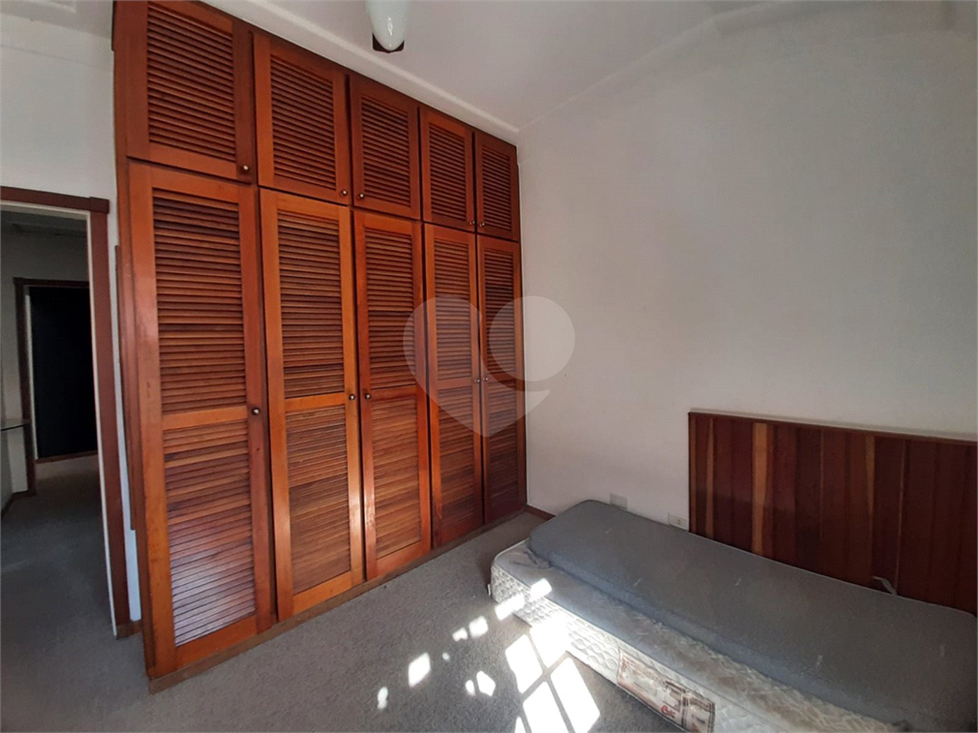 Casa à venda ou para alugar com 3 quartos, sendo 2 suítes, no condomínio Chácara das Rosas, São Paulo - SP