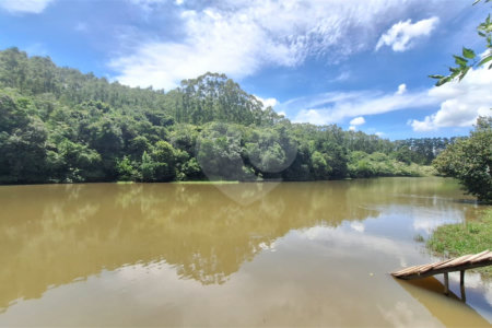 Casa à venda com 4 quartos, sendo 3 suítes,  no condomínio Fazenda Alta Vista, Salto de Pirapora - SP