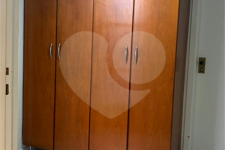 Sobrado à venda com 3 quartos, sendo 2 suítes, em Vila Paulicéia, São Paulo, SP