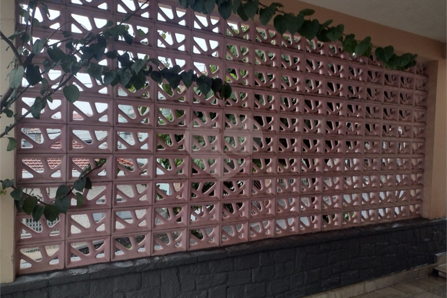 Sobrado à venda com 6 quartos, sendo 1 suíte,  em Vila Gustavo, São Paulo, SP