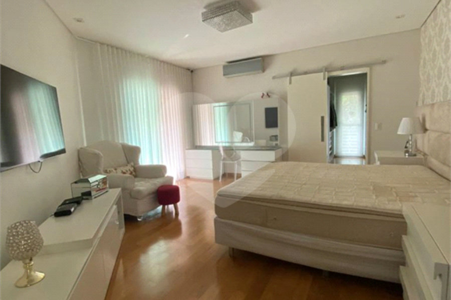 Casa à venda com 3 suítes no condomínio Parque Itatiaia, Mairiporã - SP