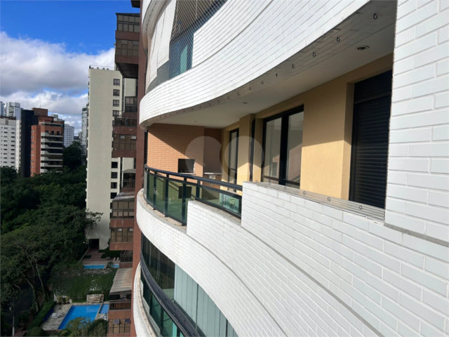 Apartamento à venda com 3 suítes em Morumbi, São Paulo, SP