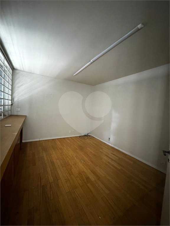 Casa à venda ou para alugar com 4 quartos, sendo 2 suítes,  em Vila Andrade, São Paulo, SP