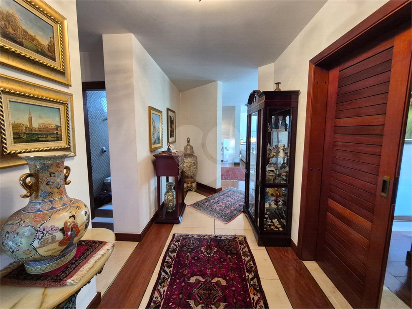 Casa de Vila à venda ou para alugar com 4 quartos, sendo 2 suítes,  em Jardim Leonor, São Paulo, SP