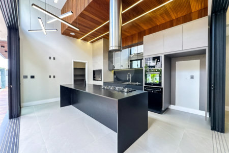 Casa à venda com 3 suítes no condomínio Villa dos Pinheiros, Indaiatuba - SP