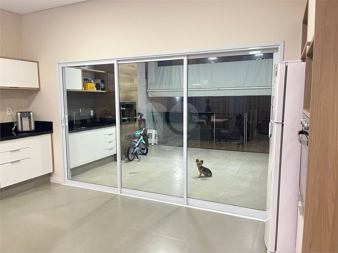 Casa à venda com 3 quartos, sendo 1 suíte, no condomínio Residencial Golden Ville, Itapetininga - SP