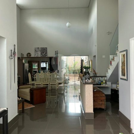 Casa à venda com 4 quartos, sendo 3 suítes, no condomínio Vila Hípica I, Vinhedo - SP