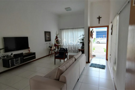 Casa em condomínio à venda com 3 quartos, sendo 1 suíte, em Iporanga, Sorocaba, SP