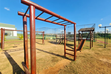 Casa à venda com 3 quartos, sendo 1 suíte, no condomínio Horto Florestal Villagio, Sorocaba - SP