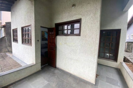 Sobrado à venda com 3 quartos, sendo 1 suíte, em Adalgisa, Osasco, SP