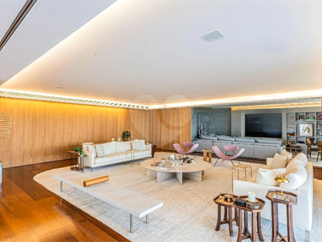 Apartamento à venda com 3 suítes em Morumbi, São Paulo, SP