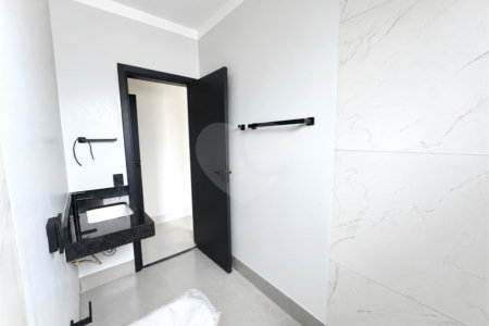 Casa à venda com 2 quartos, sendo 1 suíte, no condomínio Tivolli, Itapetininga - SP