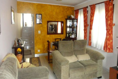 Casa à venda com 3 quartos, sendo 1 suíte, em Jardim Esmeralda, São Paulo, SP