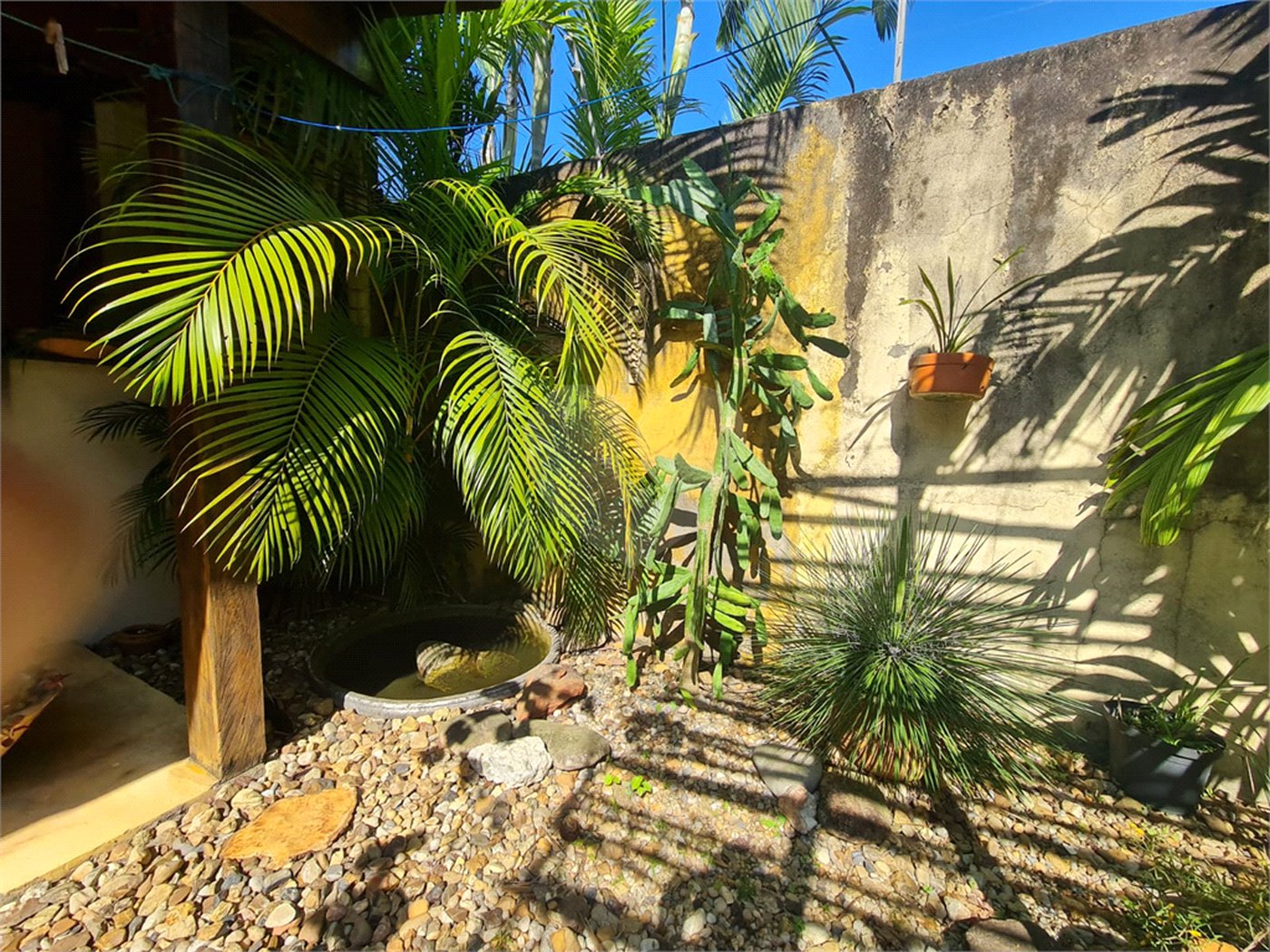 Casa Térrea à venda com 4 quartos, sendo 2 suítes, em Interlagos, São Paulo, SP