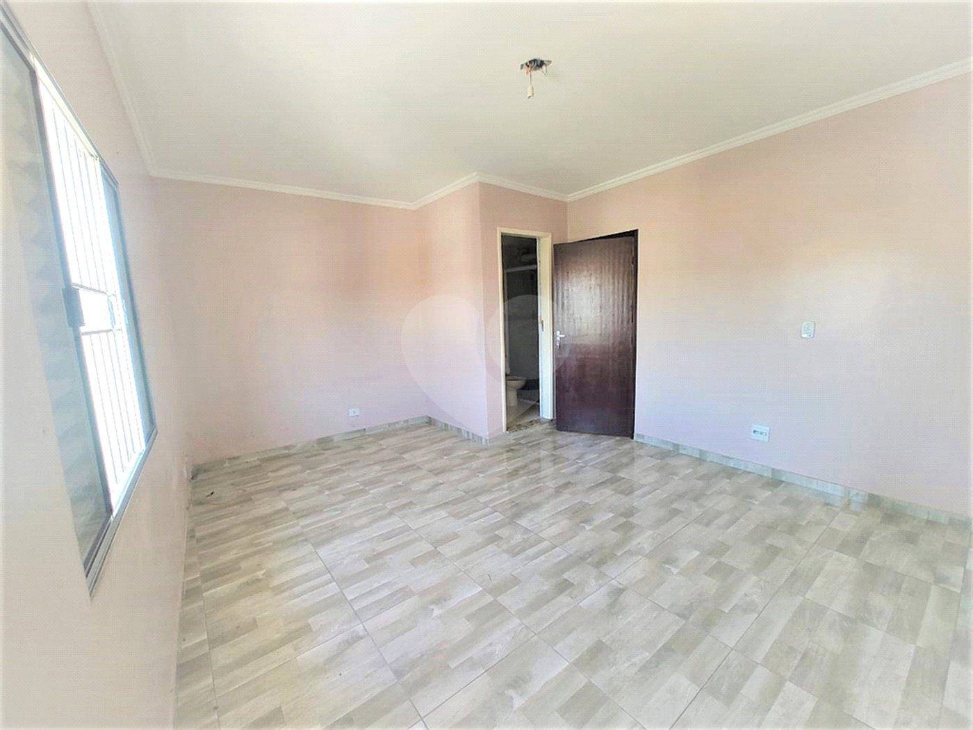 Sobrado à venda com 4 quartos, sendo 1 suíte, em Jardim Regina, São Paulo, SP